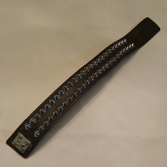 Studded Leather Collar - Picture 3 of 8